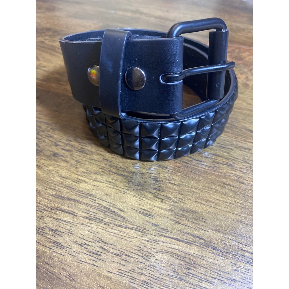 Black Pyramid Stud Belt Triple Row Punk Goth Emo Bonded Leather Size S 28-30 - Picture 2 of 4